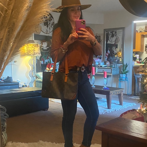 Authentic LV - Picture 15 of 15